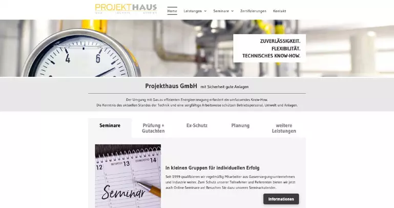 handzeichen-teilnehmer-webinar-raum